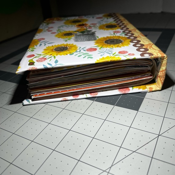 Handmade Fall themed junk Journal - Picture 4 of 10